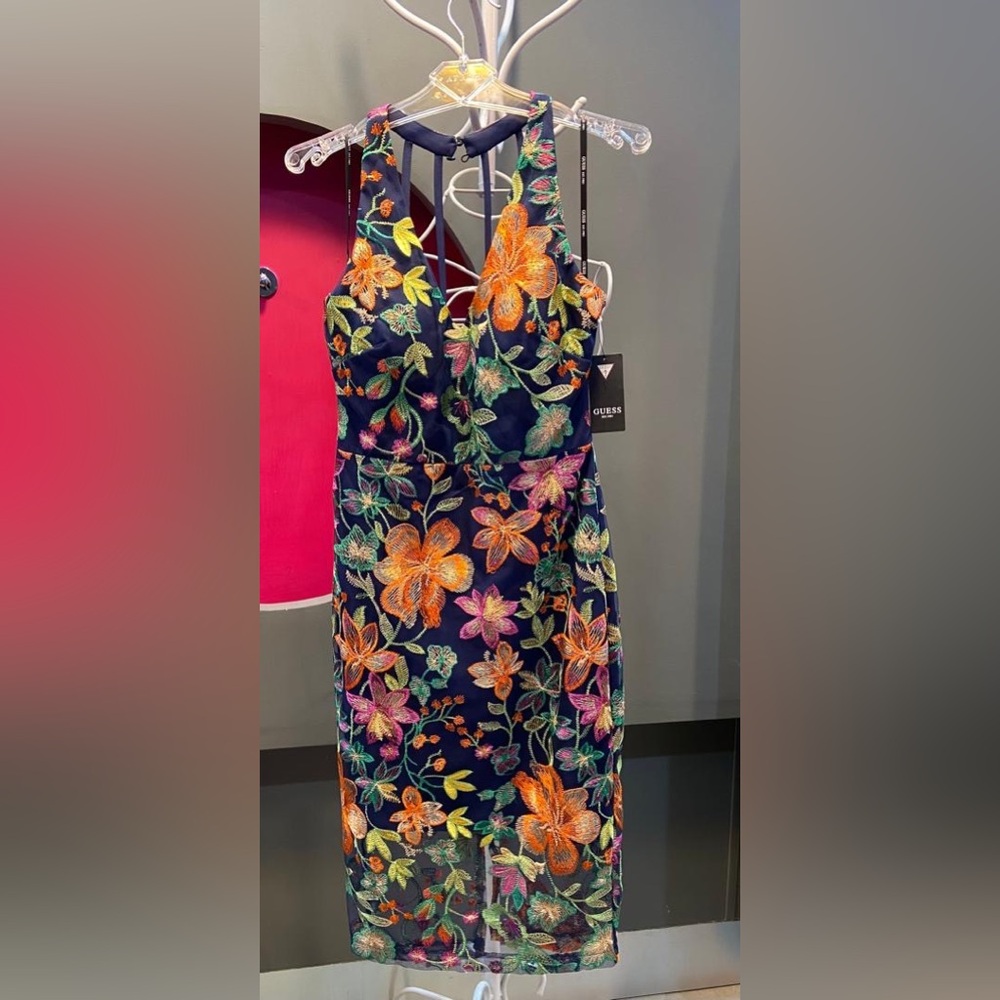 Guess dress-All Flower,very chic on- midi Size 2 can fit size 4 too-New With Tag